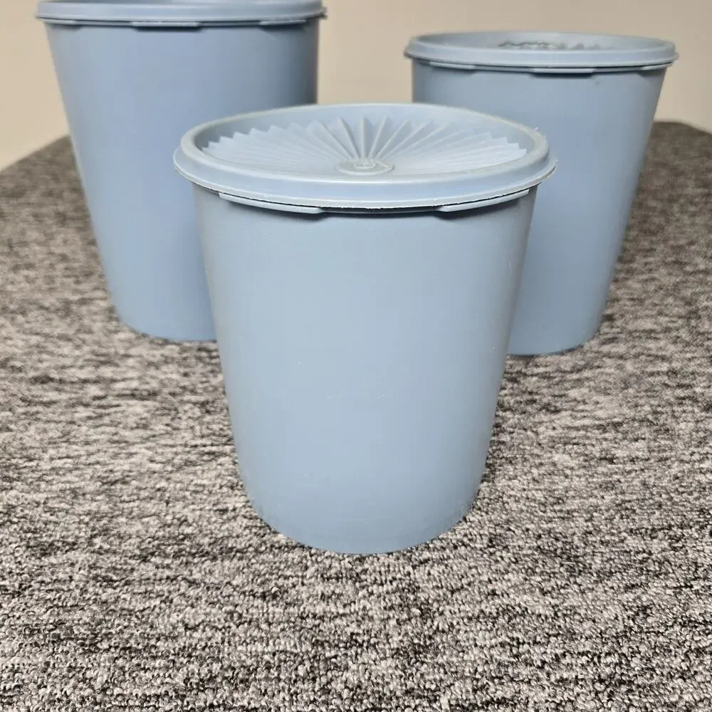 VTG Tupperware Servalier Nesting Canister Set of 5 Country Blue 5 Lids 1 Cracked
